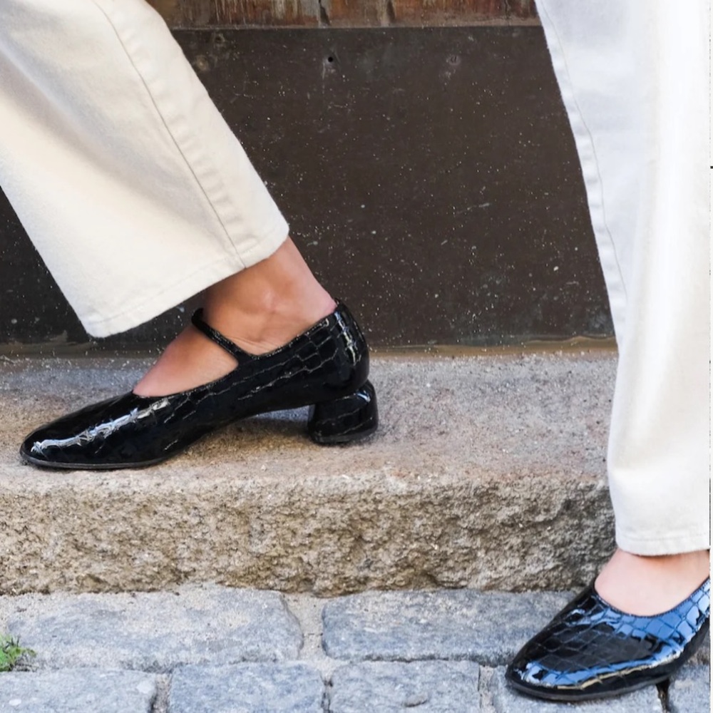 Loq Ema Mary Jane in Black Patent Croc Size 41